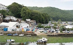 Modern House In Looe, Near Beach And Bars With Great Views And Free Access To A Nearby Indoor Swimming Pool